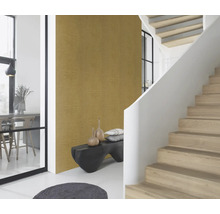 Interieur met een muur met patroon, trap en decoratieve elementen