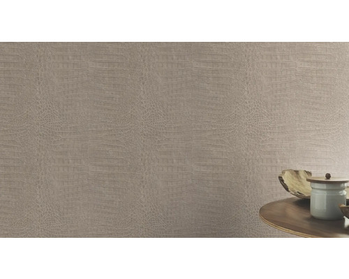 Behang met krokodillenpatroon op de muur