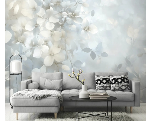 Woonkamer met bloemenfotobehang, bank en bijzettafel