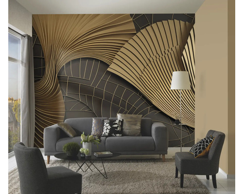 Woonkamer met grijze bank, fauteuil, tafel en fotobehang met abstract patroon