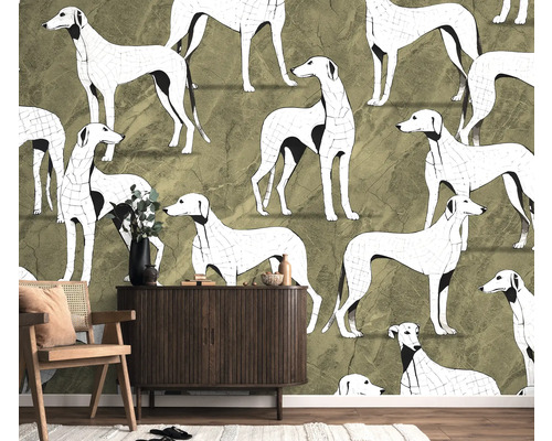 Decoratieve woonkamer met een behang met hondenmotief, een houten kast en een stoel