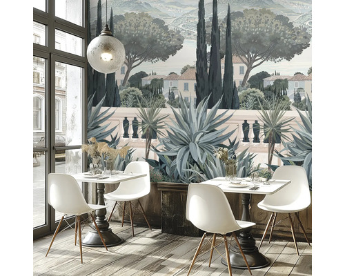 Decoratief interieur met foto van een Italiaanse tuin.