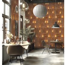 Restaurantinterieur met tafels, stoelen en decoratieve verlichting op de muren