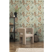 Interieur met fauteuil, rek en bloemenbehang