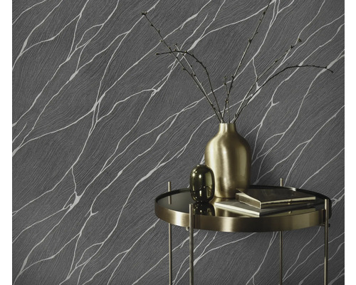 Decoratief behang met abstract patroon in de woonkamer.