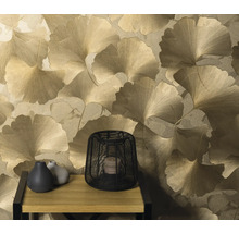 Behang met ginkgo-patroon en tafeldecoratie
