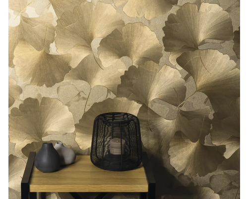 Behang met ginkgo-patroon en tafeldecoratie