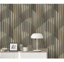 Interieur met driedimensionaal wandbehang, tafel en lamp