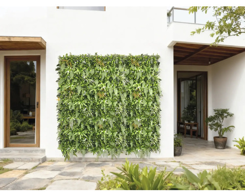 Decoratieve groene plantenwand aan een gevel voor buiten.
