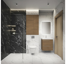 Moderne badkamer met douche, toilet, wastafel en spiegelkast.