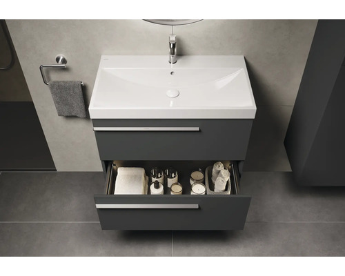 Wastafelonderkast met open lade in de badkamer