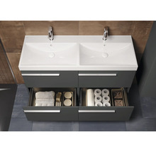 Dubbele wastafel met open badkamermeubel met lades