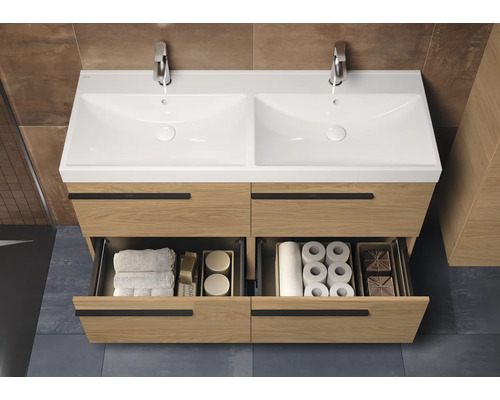 Badkamermeubel met dubbele wastafel, houten onderkast en open laden