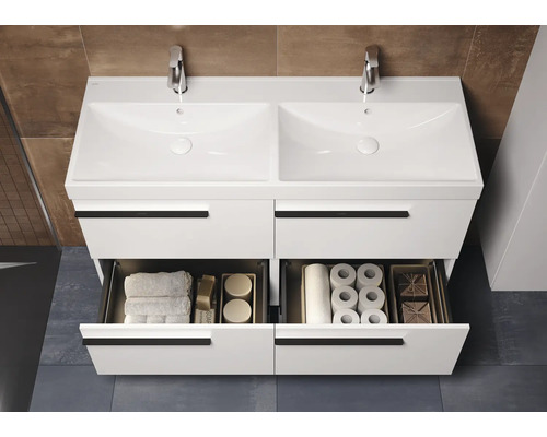 Badkamer met wastafelonderkast, twee wastafels en opberglades