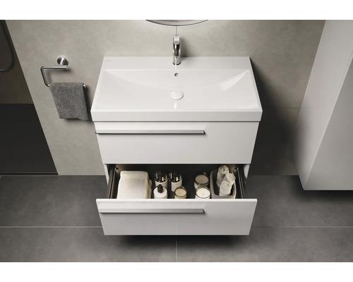 Wastafelmeubel met open lade in badkamer