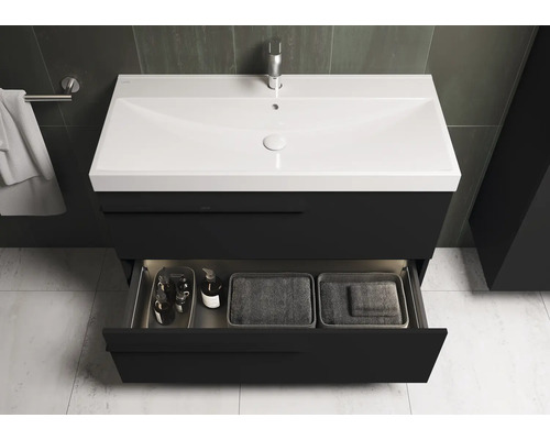 Wastafelmeubel met open lade in badkamer