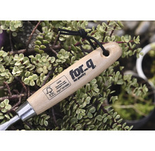 for_q Logo op tuingereedschap met houten handvat en FSC keurmerk