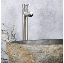 Natuurstenen wastafel met kraan