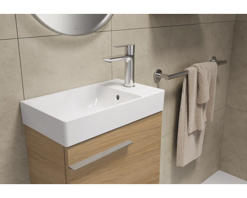 Badkamerwastafelmeubel met kraan en handdoekhouder