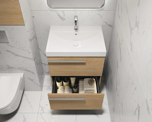 Wastafelmeubel met open lade in de badkamer