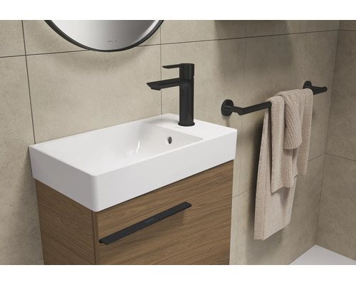 Badkamerwastafelmeubel met kraan en handdoekhouder