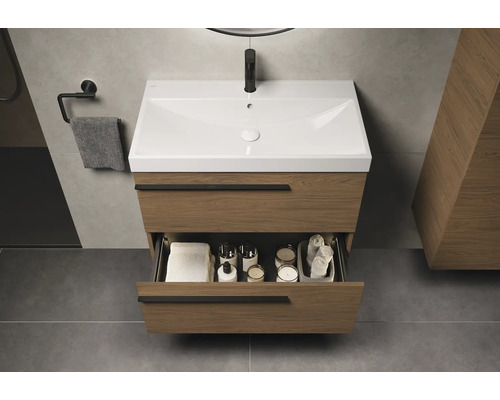 Wastafelonderkast met open lade in badkamer