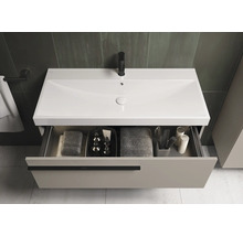 Wastafelonderkast met open lade in badkamer