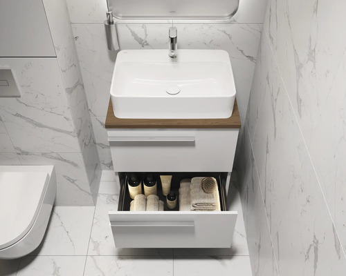 Wastafelmeubel met open lade in badkamer