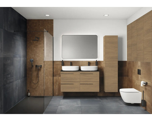 Moderne badkamer met douche, wastafelmeubel met twee wastafels, spiegel en toilet.