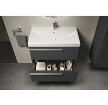 Wastafelonderkast met open lade in badkamer