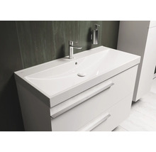 Wastafelonderkast met wastafel, kraan en zeepdispenser