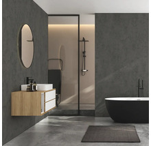 Badkamer met wastafel, spiegel, douche en bad