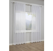 Gordijn van lichte stof voor een raam