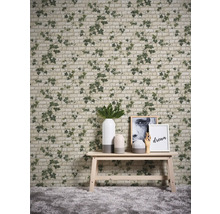 Wanddecoratie met behang in baksteenlook en klimopmotief