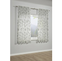 Raam met transparante gordijnen met bladmotief