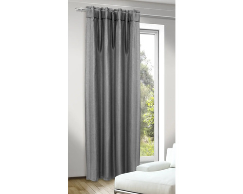 Verduisterend gordijn voor het raam met plooibandophanging