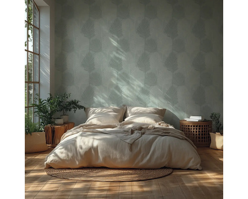 Lichte slaapkamer met patroonbehang, bed, nachtkastjes en planten