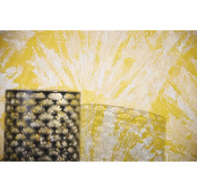 Wanddecoratie met decoratieve schildertechniek en lampenkap