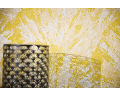 Wanddecoratie met decoratieve schildertechniek en lampenkap