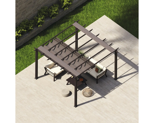 Bovenaanzicht van een terras met een pergola, tuinmeubilair en een tafel.