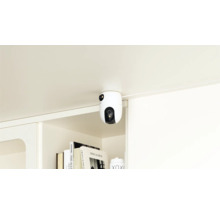 Bewakingscamera aan het plafond gemonteerd