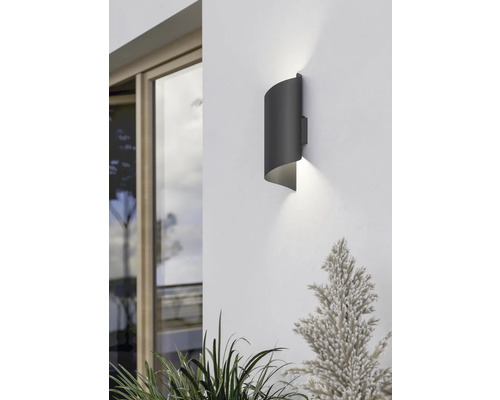 Moderne metalen wandlamp voor buiten