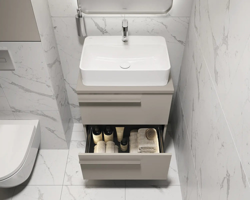 Moderne badkamer met wastafelonderkast en open lade