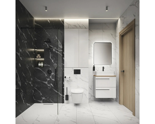 Moderne badkamer met douche, toilet, wastafel en spiegel