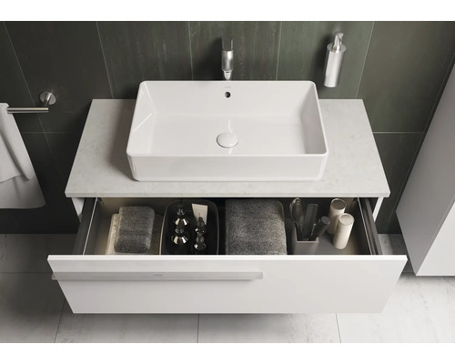 Moderne badkamer met waskom en wastafelonderkast met lade