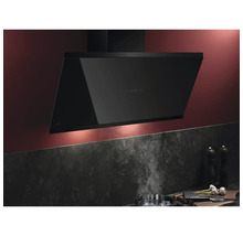 Glazen afzuigkap in een keuken