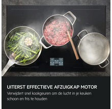 AEG kookplaat met pannen en koekenpan tijdens het koken van voedsel