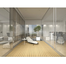 Lichte ruimte met zitgelegenheid, tafel en plant in modern design.