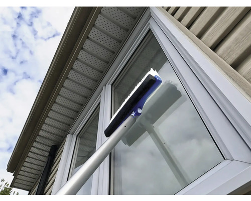 Raamreiniging met raamwisser