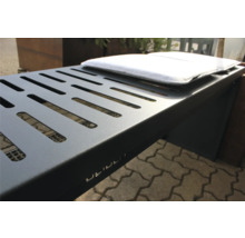 Metalen bank met zitkussen voor buiten